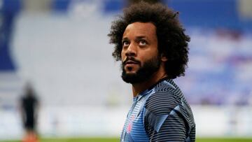 Marcelo tells Bayern's Davies of his "joy" after Barcelona battering