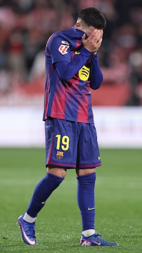 Barcelona's Swedish forward #19 Roony Bardghji reacts after losing during the Spanish league football match between Girona FC and FC Barcelona at Montilivi Stadium in Girona on February 16, 2026. (Photo by Josep LAGO / AFP)