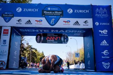 La maratón de Madrid ha vuelto con la Rock ‘n’ Roll Madrid Maratón. El etíope Godana Gemeda y la keniana Siranesh Yirga han sido los ganadores de la prueba. 