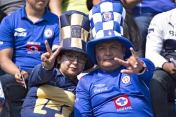 Así se vivió el partido entre cementeros y felinos. Checa las mejores imágenes de los aficionados de ambos equipos