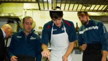 Txus Vidorreta, Edgar Vicedo y Germán Gabriel cocinan en el restaurante 'Los Galayos'