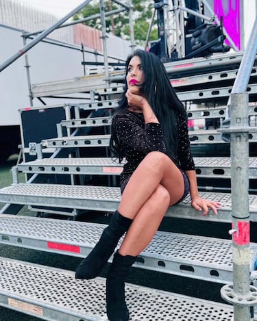 Selena dio el paso de volver a separarse tras grabar dos versiones de ‘Yo quiero bailar’ en los generos EDM y house-electrónico. 