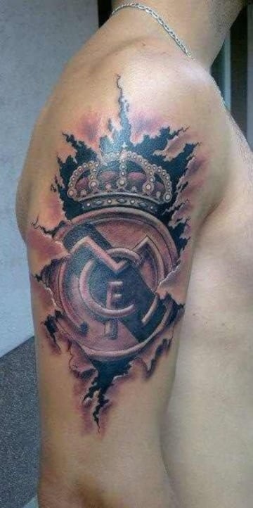 36 tatuajes de escudos de fútbol que te sorprenderán