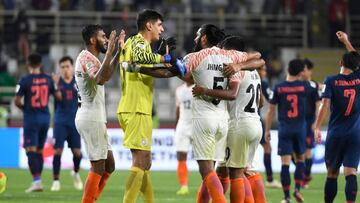 India&#039;s players celebrate after winning the 2019 AFC Asian Cup Group A football game between Thailand and India at the Al Nahyan Stadium stadium in Abu Dhabi on January 6, 2019. (Photo by Khaled DESOUKI / AFP)