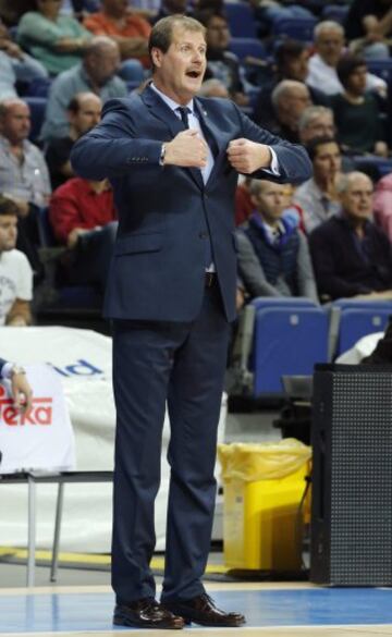 El entrenador del Zalgiris Kaunas, Gintaras Krapikas.