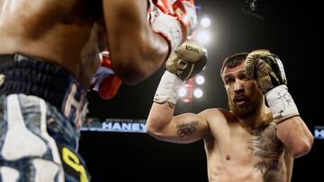 Vasily Lomachenko y Devin Haney en su combate por el indiscutido del peso ligero.