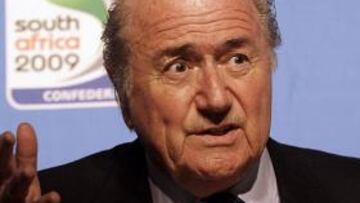 <strong>LAMENTOS.</strong> Blatter se lamenta por la poca afluencia de público a los partidos de la Copa Confederaciones.