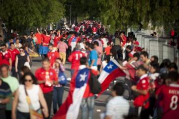 Belleza y color en la previa del duelo entre Chile y Uruguay