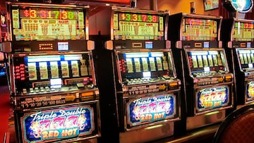 Los casinos ilegales están en auge en Los Ángeles. Así es como la pandilla ’Mafia mexicana’ maneja algunos desde la cárcel.