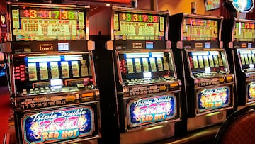 Los casinos ilegales están en auge en Los Ángeles. Así es como la pandilla ’Mafia mexicana’ maneja algunos desde la cárcel.