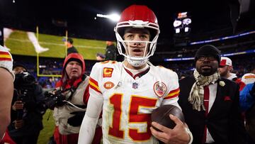 Baltimore (United States), 28/01/2024.- Kansas City Chiefs quarterback Patrick Mahomes on the field with the football after defeating the Baltimore Ravens at the end of the AFC conference championship game between the Baltimore Ravens and the Kansas City Chiefs in Baltimore, Maryland, USA, 28 January 2024. The AFC conference championship Kansas City Chiefs will face the winner of the NFC conference championship game between the San Francisco 49ers and the Detroit Lions to advance to the Super Bowl LVIII in Las Vegas, Nevada, on 11 February 2024. EFE/EPA/SHAWN THEW
