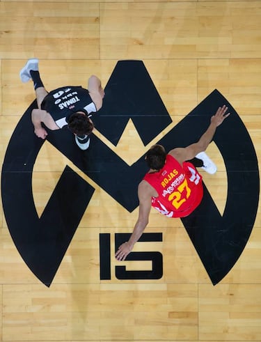 Emotivo homenaje a Mumbrú en el adiós de Miribilla a la ACB