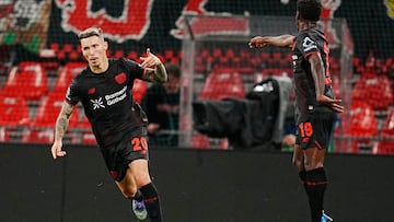 Grimaldo celebra su gol al Copenhague.