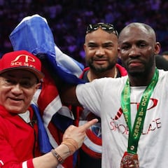 What is Yordenis Ugás’ boxing record?