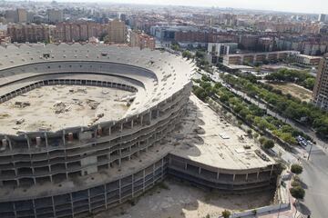 En este estado se encuentra actualmente el Nuevo Mestalla. El club valencianista iniciará trámites burocráticos para reanudar las obras, paralizadas desde 2009.



