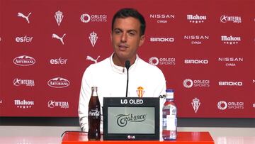 24-10-25. BORJA JIMÉNEZ, ENTRENADOR DEL SPORTING, DURANTE LA RUEDA DE PRENSA EN MAREO.