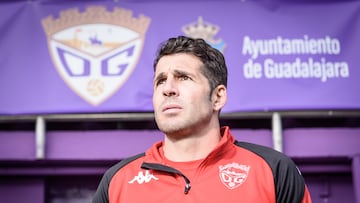 Pere Martí, en el banquillo del Pedro Escartín.