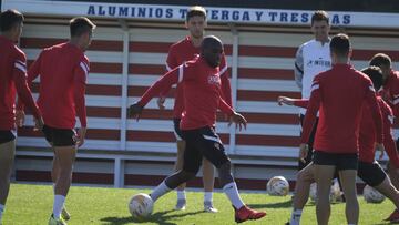 Mariño se ejercita al margen mientras Rosas está recuperado