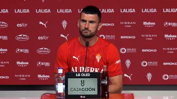 10-10-25. PABLO VÁZQUEZ, EN LA SALA DE PRENSA EN MAREO.