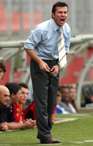 El gran jugador alemán no ha tenido demasiada fortuna con los equipos en los que ha probado como entrenador. Dirigió al Rapid de Viena, Partizan de Belgrado, a la Selección de Hungría, Atlético Paraenense, Maccabi Netanya y a la Selección de Bulgaria. Actualmente entrena al Grünwald Juvenil.