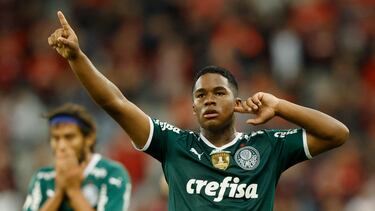 Endrick celebra un gol con el Palmeiras.