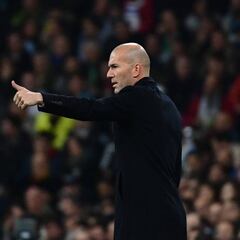 Zidane iguala a Beenhakker y pone sus miras en Luis Enrique