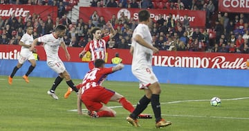 1-5. Pablo Sarabia anotó el primer tanto.