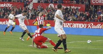 1-5. Pablo Sarabia anot¨® el primer tanto.