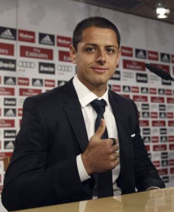 El delantero mexicano Javier Hern¨¢ndez 'Chicharito' que jugar¨¢ cedido en el Real Madrid esta temporada, durante su primera rueda de prensa ofrecida hoy en el estadio Santiago Bernab¨¦u.