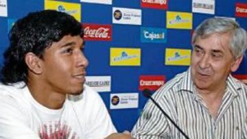 <b>SORPRESA. </b>Muñoz presentó ayer a Juan Carlos Mariño.