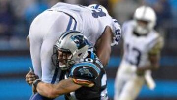 La defensa de Carolina Panthers contuvo al ataque de los Colts. 