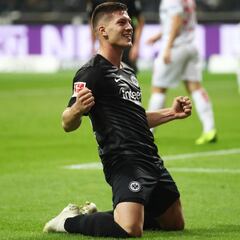Jovic humilla al Düsseldorf con un repóquer de goles