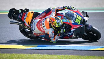 Repsol Honda Team Spanish rider Joan Mir competes during the free practice session ahead of the French Moto GP Grand Prix, at the Bugatti circuit in Le Mans, northwestern France, on May 11, 2024. (Photo by Lou BENOIST / AFP)