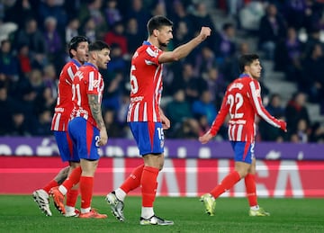 El defensa francés del Atlético abrió el marcador al cazar un balón en el área. Poco a poco se encuentra más cómodo y en ataque aporta cada vez más.