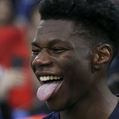 Relacionan los incidentes de París a la presencia de Benzema y Tchouaméni reacciona