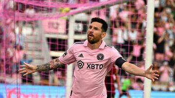 Inter Miami's Argentine forward Lionel Messi (C) celebrates after scoring the team's first goal during the Leagues Cup football match between Inter Miami CF and Atlanta United FC at DRV PNK Stadium in Fort Lauderdale, Florida, on July 25, 2023. (Photo by CHANDAN KHANNA / AFP)