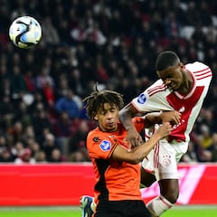 El Ajax gana un partido dos meses después y sale del descenso