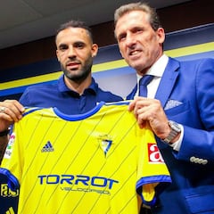 Sergio Sánchez ya luce los colores del Cádiz