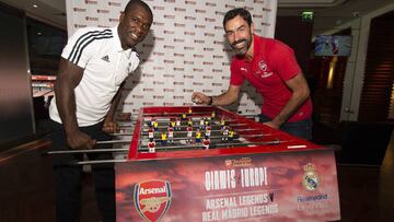 Seedorf y Pires fueron dos de los presentadores del encuentro amistoso que jugar&aacute;n los veteranos del Madrid y del Arsenal en el Emirates.