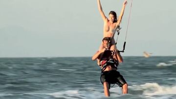 Riders de kite desnudos