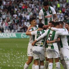 Guardiola y Araujo mantienen al Córdoba en la pelea por salvarse