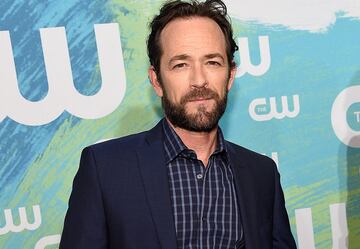 El actor de ‘Riverdale’ y ‘Beverly Hills’, falleció el 04 Marzo debido a un derrame cerebral.