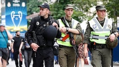 Kiev metro reopens, bomb threat false alarm