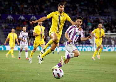 El pase del lateral alfarero en el gol de Dyego Sousa, con el exterior fue una obra de arte que permitió a su compañero hacer el segundo gol del partido.
