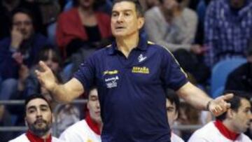  El entrenador de la selecci&oacute;n espa&ntilde;ola de balonmano, Manolo Cadenas.