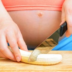 Qué significa que una mujer embaraza tenga antojo de comer todo el día plátano