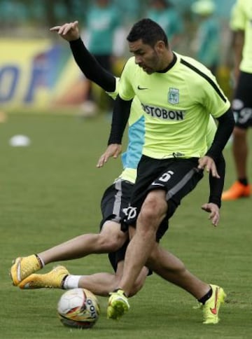 El equipo de Juan Carlos Osorio entrena con los mejores jugadores previo a sus dos compromisos definitivos que tendrá en el torneo doméstico y en la Copa Libertadores.