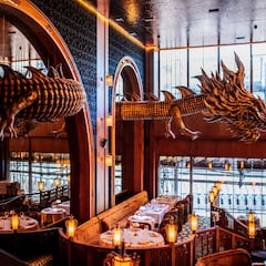 El secreto chino mejor guardado de Madrid: el restaurante que sirve bajo la mirada de enorme dragón inspirado en el siglo XVII