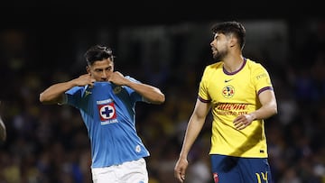 MEX9100. CIUDAD DE MÉXICO (MÉXICO), 08/04/2025.- Angel Sepúlveda (i) de Cruz Azul celebra tras anotar un gol este martes, durante el partido de vuelta de cuartos de final de la Copa de Campeones de la Concacaf entre Cruz Azul y América en el estadio Olímpico Universitario de Ciudad de México (México). EFE/Sáshenka Gutiérrez