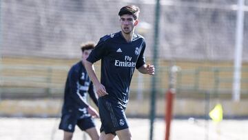 As¨ª juega Theo, el menor de los Zidane y para muchos el mejor y que m¨¢s recuerda a su padre